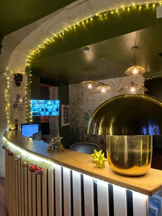 Hotel Abalone - Centre Gare Nîmes Kültér fotó