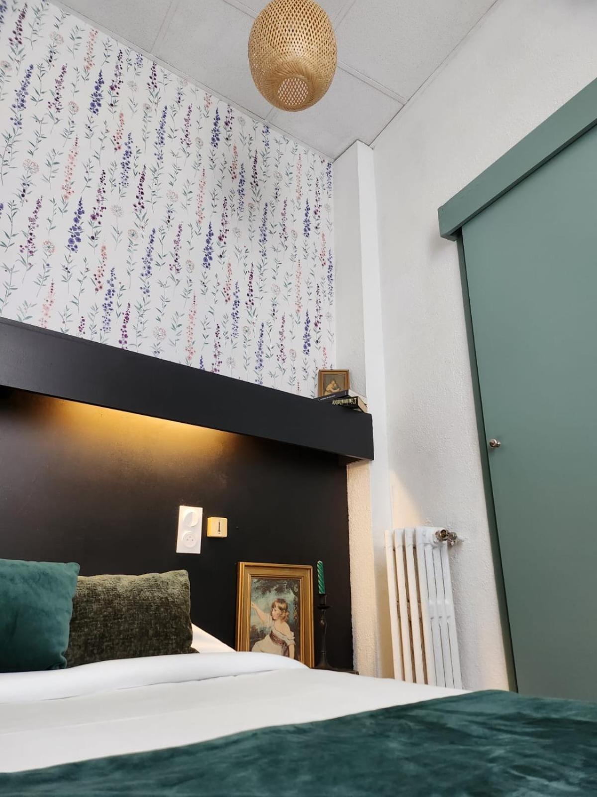 Hotel Abalone - Centre Gare Nîmes Kültér fotó