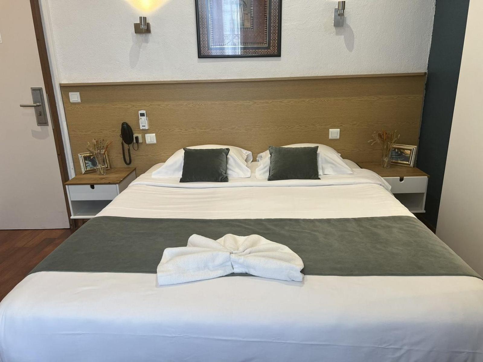 Hotel Abalone - Centre Gare Nîmes Kültér fotó