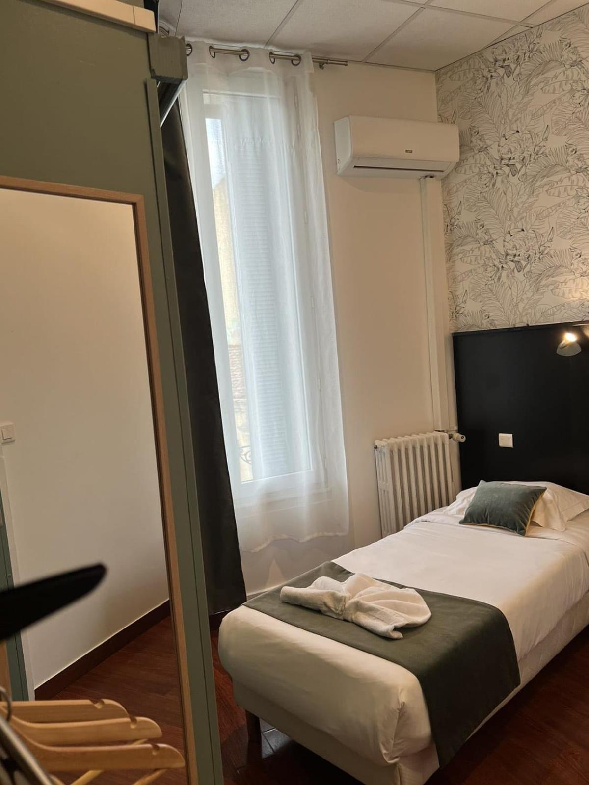Hotel Abalone - Centre Gare Nîmes Kültér fotó