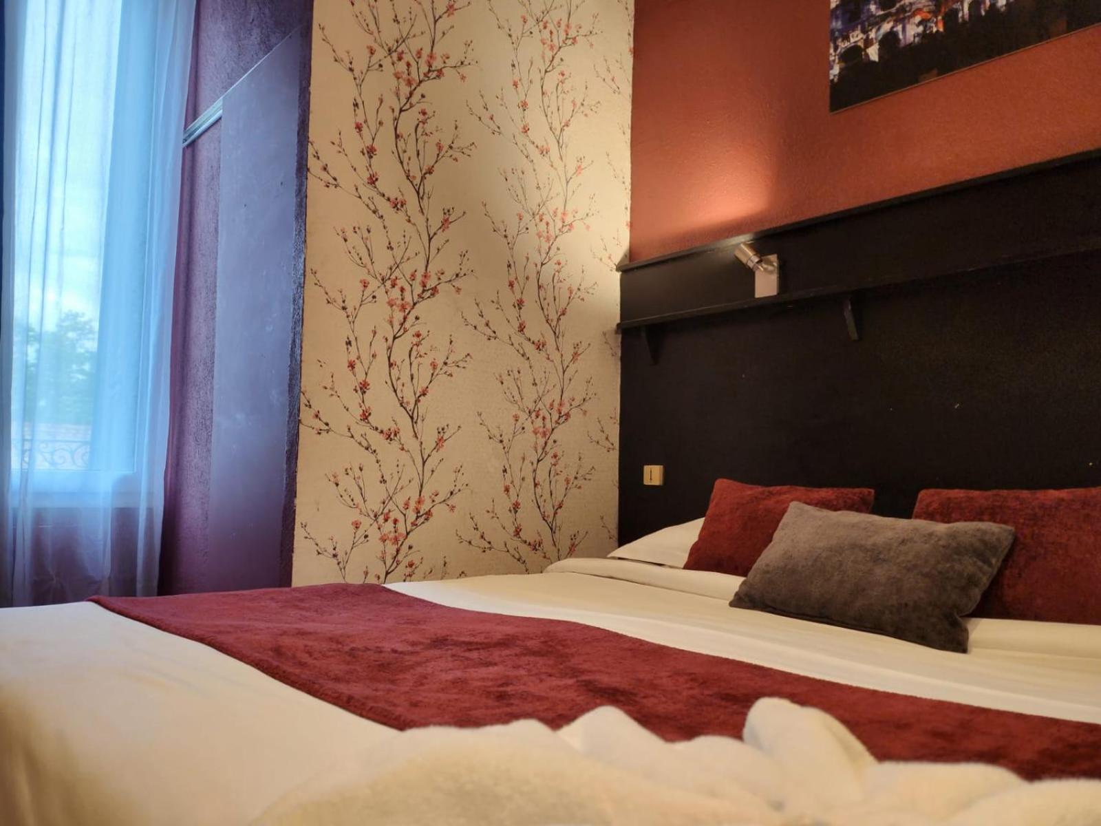 Hotel Abalone - Centre Gare Nîmes Kültér fotó