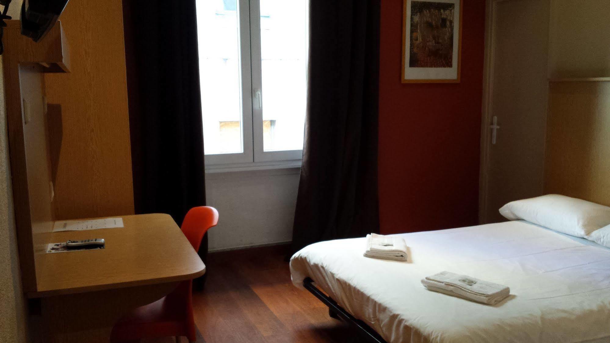 Hotel Abalone - Centre Gare Nîmes Kültér fotó